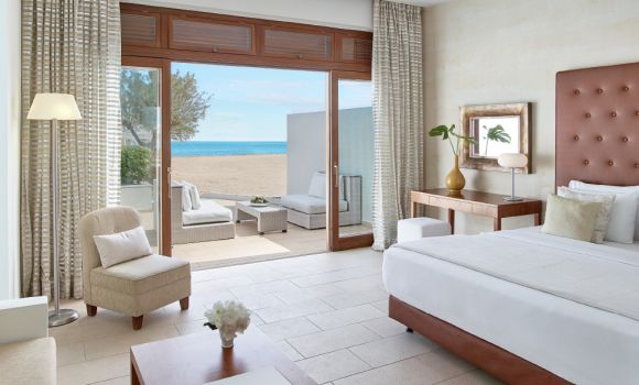 CRETA BEACH VILLA SEAFRONT WITH PRIVATE HEATED POOL & GARDEN