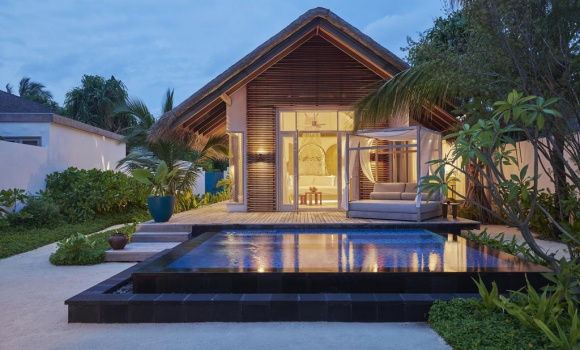 Deluxe Beach Sunrise Villa