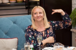 Яна Розкішний День подорожей до 22