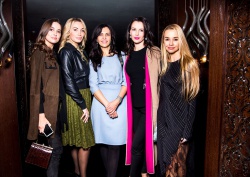 Яна PROPERTY партія та b-hush Signature