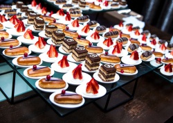 Яна PROPERTY партія та b-hush Signature