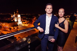 Яна PROPERTY партія та b-hush Signature