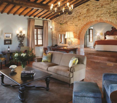 Фото Castello di Casole 10