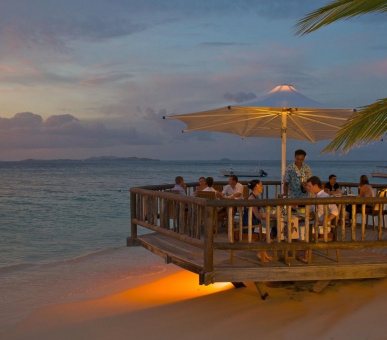 Фото Castaway Island Resort 11