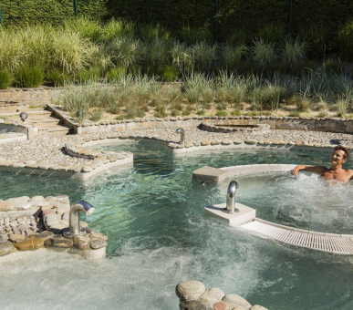 Картинка Evian Royal (Франция, Эвиан) 3 Фото Evian Royal (Франция, Эвиан) 3