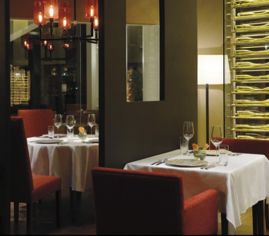 Картинка The Ritz Carlton Abu Dhabi Grand Canal (ОАЭ, Абу-Даби) 27 Фото The Ritz Carlton Abu Dhabi Grand Canal (ОАЭ, Абу-Даби) 27