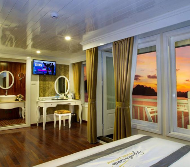 Картинка Signature Halong Cruise (Вьетнам, Залив Халонг) 9 Фото Signature Halong Cruise (Вьетнам, Залив Халонг) 9