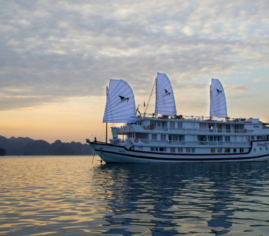 Картинка Signature Halong Cruise (Вьетнам, Залив Халонг) 2 Фото Signature Halong Cruise (Вьетнам, Залив Халонг) 2