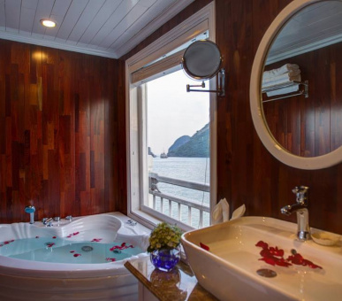 Картинка Signature Halong Cruise (Вьетнам, Залив Халонг) 16 Фото Signature Halong Cruise (Вьетнам, Залив Халонг) 16