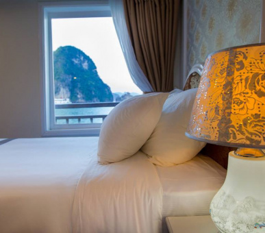 Картинка Signature Halong Cruise (Вьетнам, Залив Халонг) 14 Фото Signature Halong Cruise (Вьетнам, Залив Халонг) 14