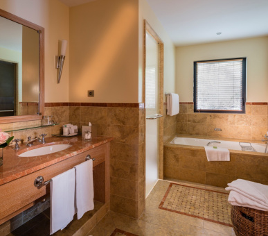 Фото Terre Blanche Hotel Spa Golf Resort (Франция, Туррет-Левенс) 50