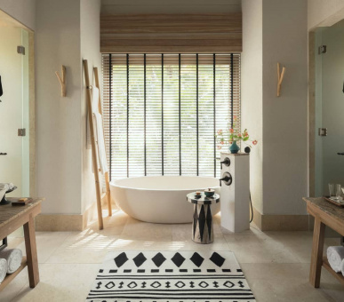 Фото Four Seasons Resort Seychelles at Desroches Island 20