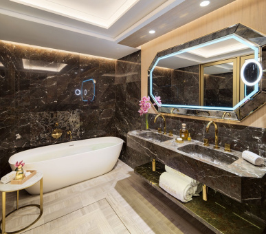 Картинка The One 14 Фото The One 14