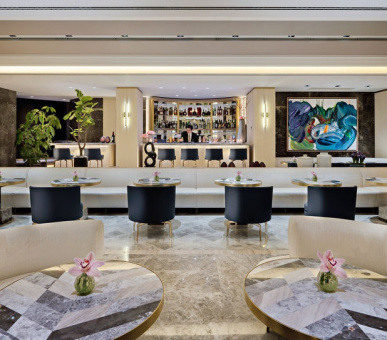 Картинка The One 15 Фото The One 15