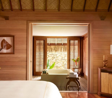 Картинка Four Seasons Resort Bora Bora (Французская Полинезия, о. Бора Бора) 2 Фото Four Seasons Resort Bora Bora (Французская Полинезия, о. Бора Бора) 2