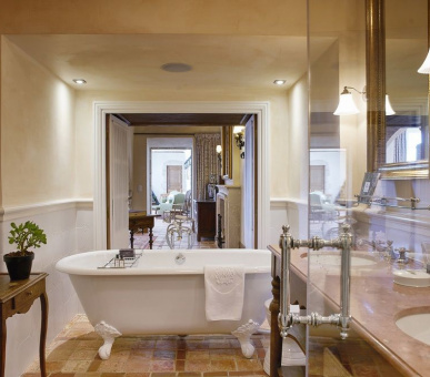 Картинка La Bastide de Gordes 48 Фото La Bastide de Gordes 48