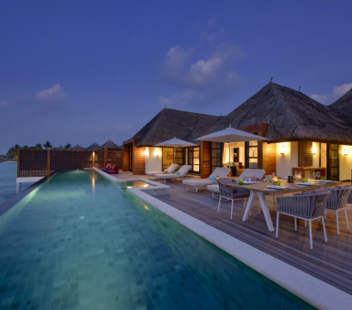 Фото Four Seasons Resort Maldives At Kuda Huraa 40