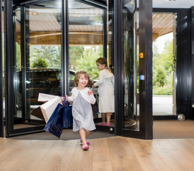 Фото Grand Hotel Park (Швейцария, Гштаад) 50