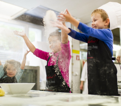 Фото Grand Hotel Park (Швейцария, Гштаад) 43