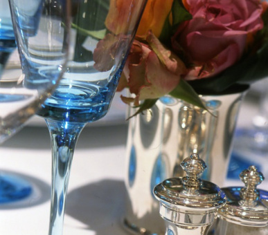 Картинка Four Seasons Hotel Des Bergues Geneva (Швейцария, Женева) 16 Фото Four Seasons Hotel Des Bergues Geneva (Швейцария, Женева) 16