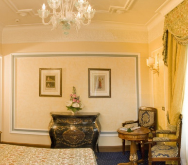 Картинка Grand Hotel Des Iles Borromees (Италия, Озеро Лаго Маджоре) 2 Фото Grand Hotel Des Iles Borromees (Италия, Озеро Лаго Маджоре) 2