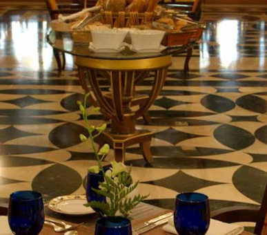 Фото The Diplomat Radisson Blu Hotel, Residence  21