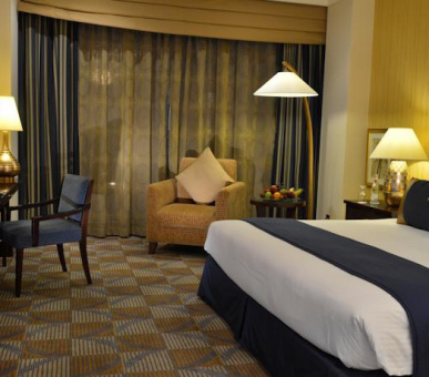 Фото The Diplomat Radisson Blu Hotel, Residence  20