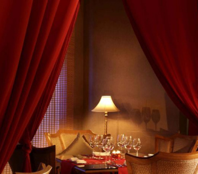 Фото The Diplomat Radisson Blu Hotel, Residence  7