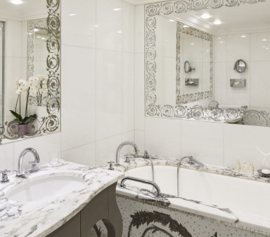 Фото Plaza Athenee Palace 3