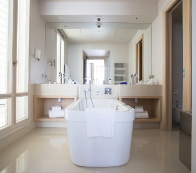 Фото La Reserve Apartments Paris 29