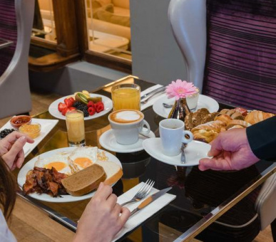 Фото Carlo IV 12