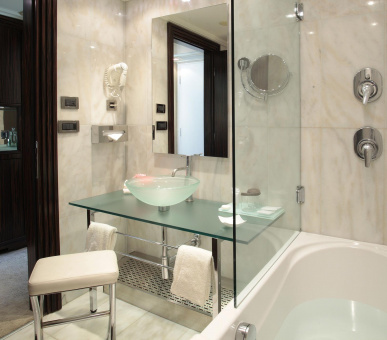 Фото Carlo IV 68