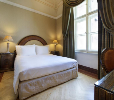 Фото Carlo IV 18