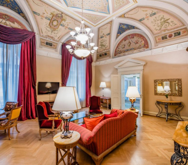 Фото Carlo IV 16