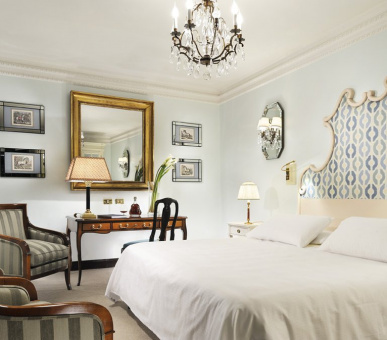 Фото Hotel D'Inghilterra 11