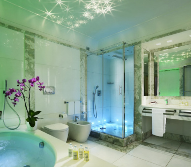 Фото Hotel D'Inghilterra 17