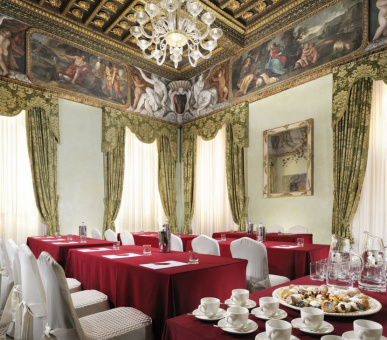 Фото Hotel D'Inghilterra 20