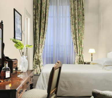 Фото Hotel D'Inghilterra 12