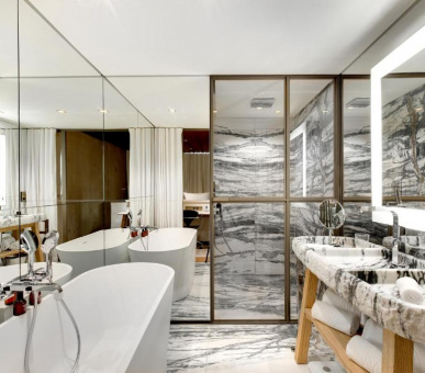 Фото Lily of the Valley Hotel 37