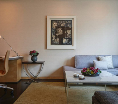 Фото Four Seasons Hotel Tokyo at Marunouchi (Япония, Токио) 17