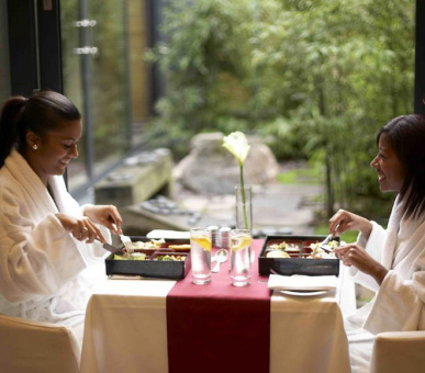 Фото The Grove 25