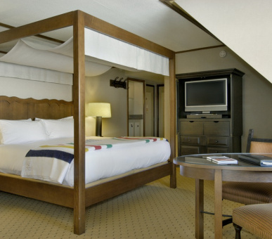 Картинка Fairmont Tremblant (Канада, Горы Лаврентия, штат Квебек) 30 Фото Fairmont Tremblant (Канада, Горы Лаврентия, штат Квебек) 30