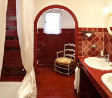 Фото La Bastide de Moustiers 5