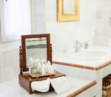 Фото La Bastide de Moustiers 42