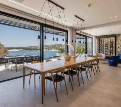 Фото Luxury Beachfront Villa Smart Sienna 6