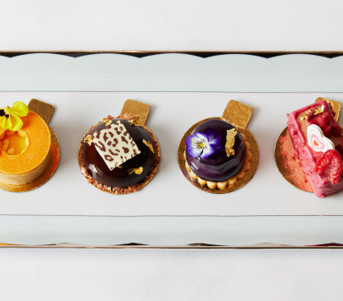 Фото The Dorchester 36