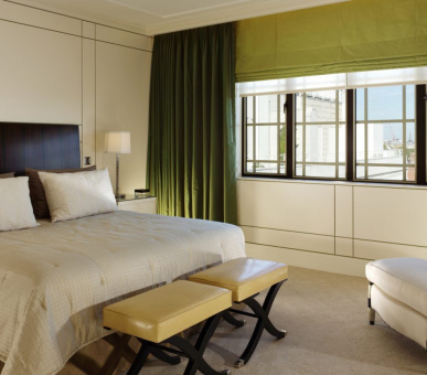 Фото The Dorchester 25