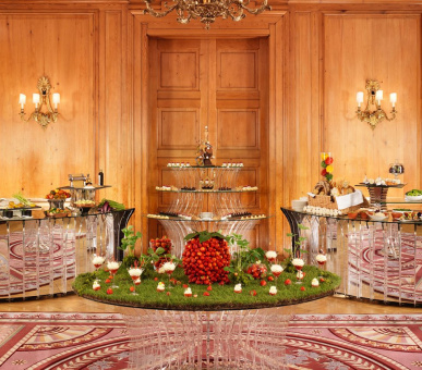 Фото The Dorchester 53