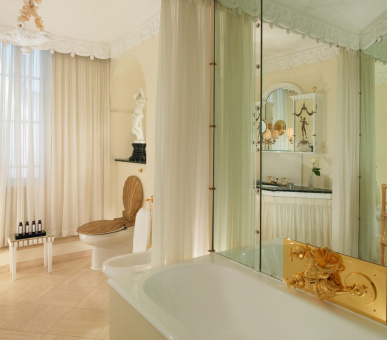 Фото The Dorchester 21