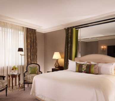 Фото The Dorchester 66